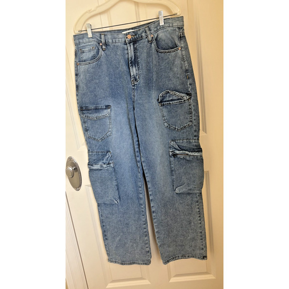 Altar'd State Wide Leg Cargo Jeans Light Wash Denim Pockets Women's Size 32 - Picture 1 of 6